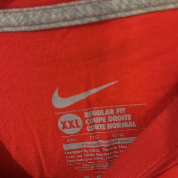 Nike LeBron James T-Shirt XXL Christmas Colors - Picture 3 of 4